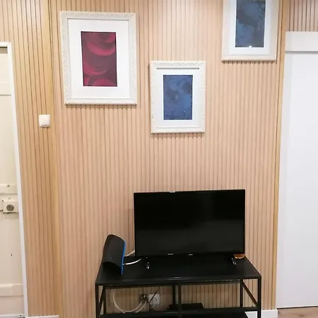 Lisbon Heart Santa Marta Apartment-3